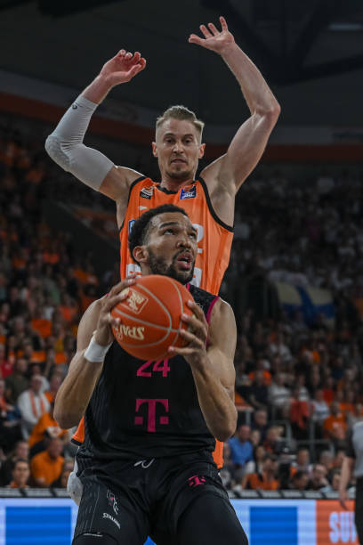 用不容小觑 用不容小觑