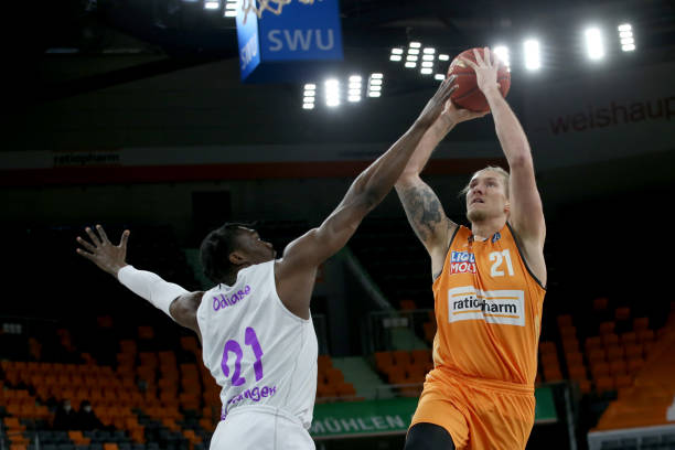 强大对手时 强大对手时